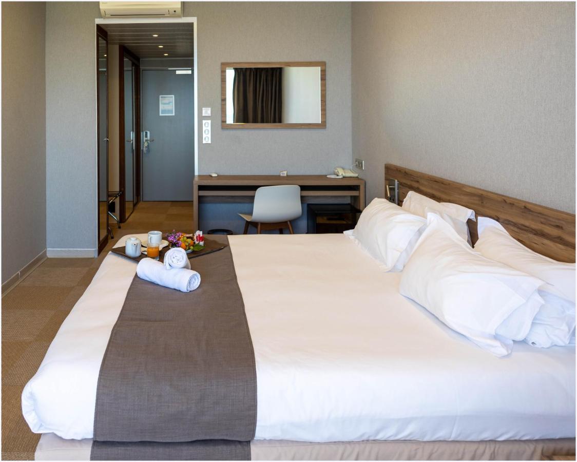 Standard Room - Sea View,1403819099:JPEG