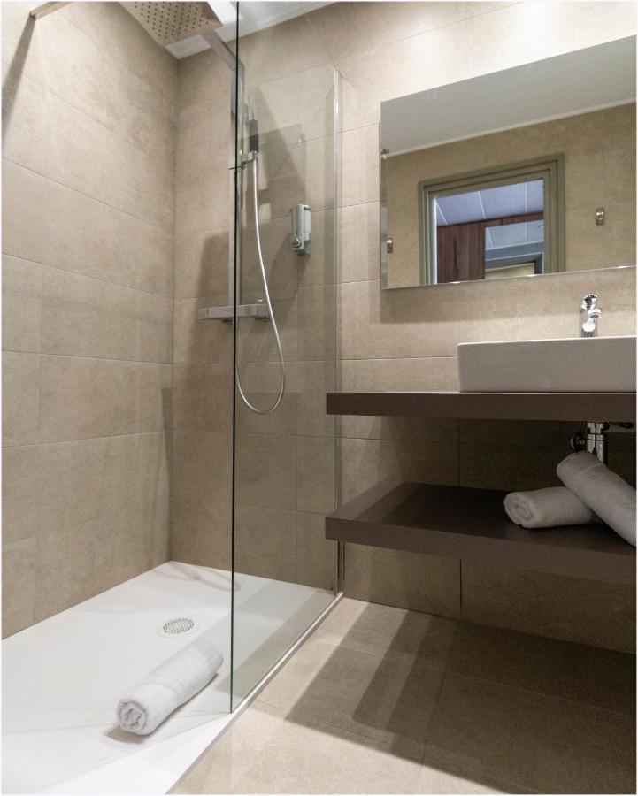 Comfort Room with two single beds - Sea View,1403818787:JPEG