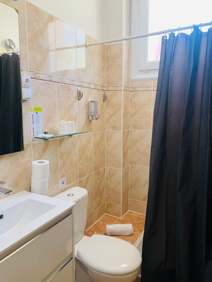 Chambre 12 m² - Vue Arrière - Pas de Vue Mer
